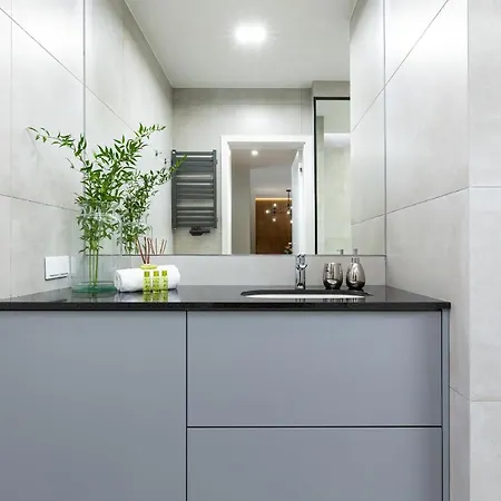 Mennica - Center By Renters Prestige Appart hôtel *